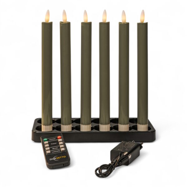 Home 15 Sex stående, dimbara och uppladdningsbara LED-middagsljus (250 mm) placerade i en rektangulär bas, med fjärrkontroll och nätadapter framför, mot en vit bakgrund.